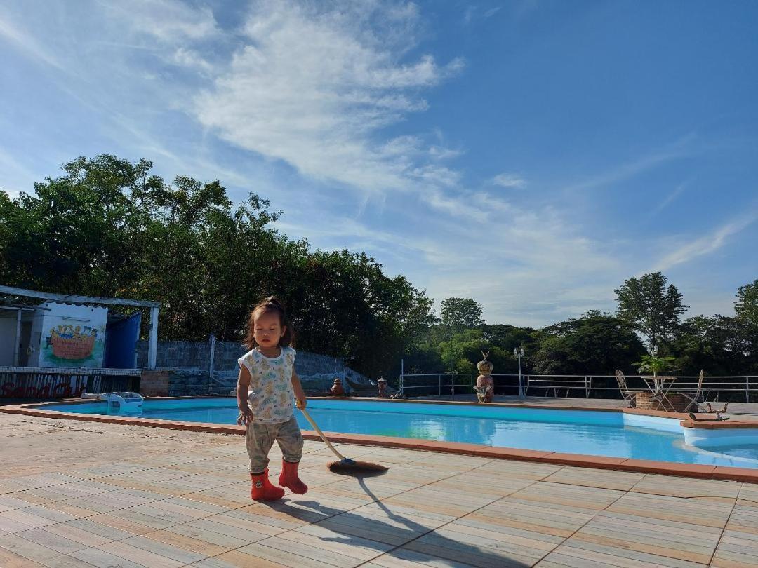 Scenic Riverside Resort Kamphaeng Phet Zewnętrze zdjęcie